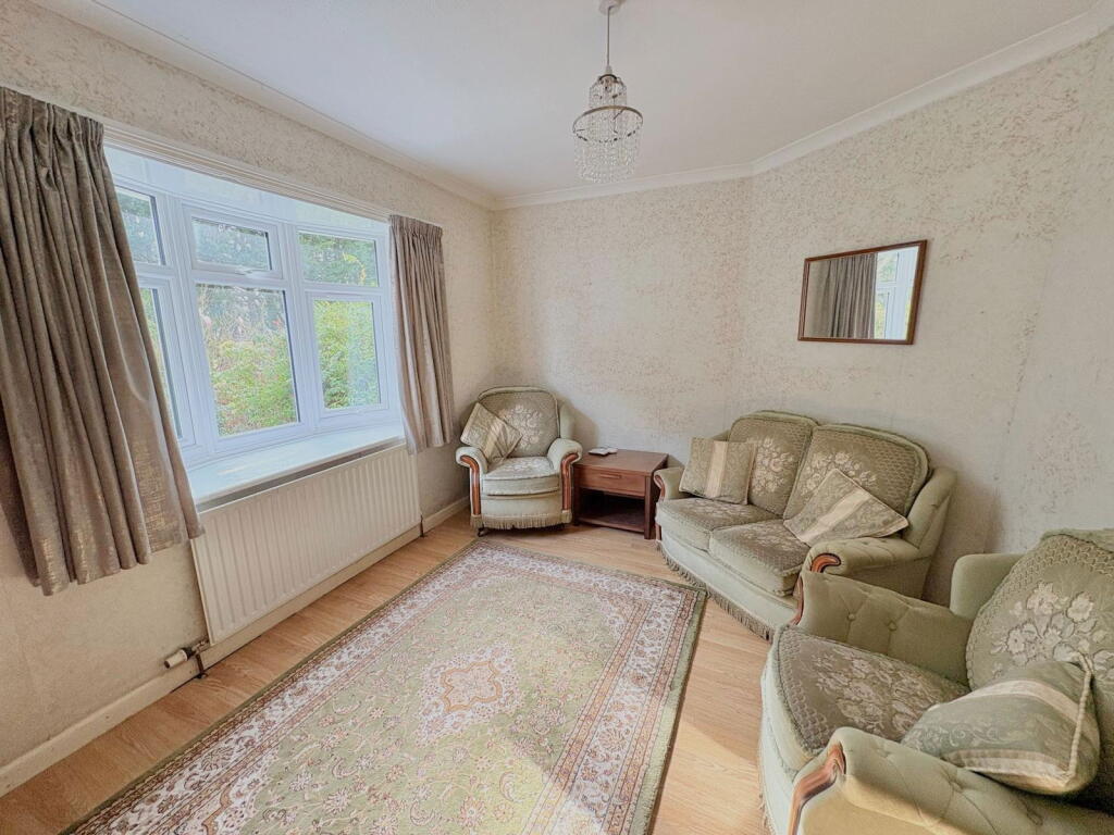 47 Foxbury Lane, Gosport PO13 0AY photo 2