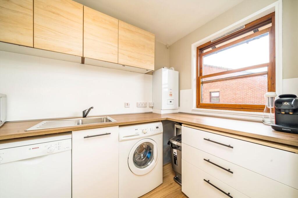 Apartment in London - View 4