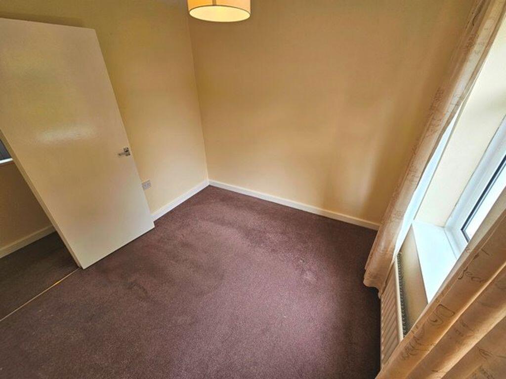 House in Barrow-in-Furness, Newbarns, Barrow - View 4