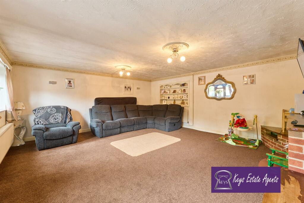 Woodlands Lane, Blythe Bridge, Stoke on Trent photo 4