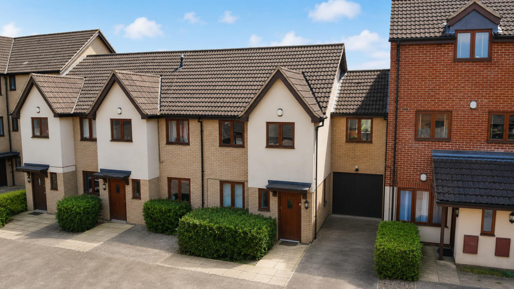 3-bed house on Laxfield Drive, Broughton, Milton Keynes, £375,000