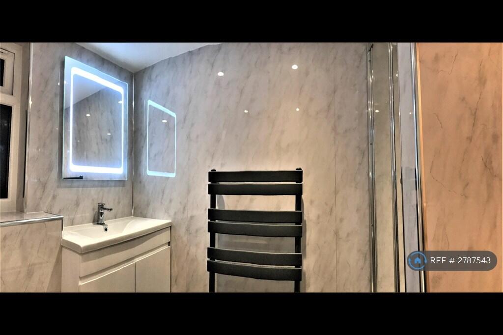 1 bedroom house share for rent