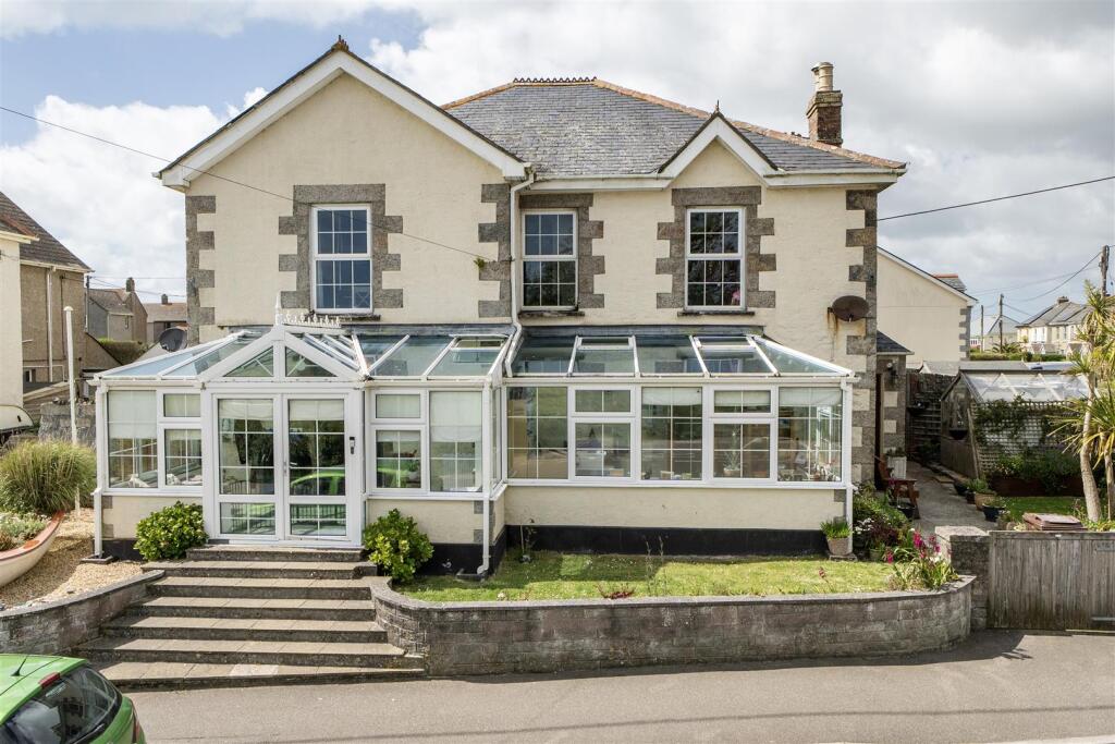 8-bed detached on Nansmellyon Road, Mullion, Helston, £500,000