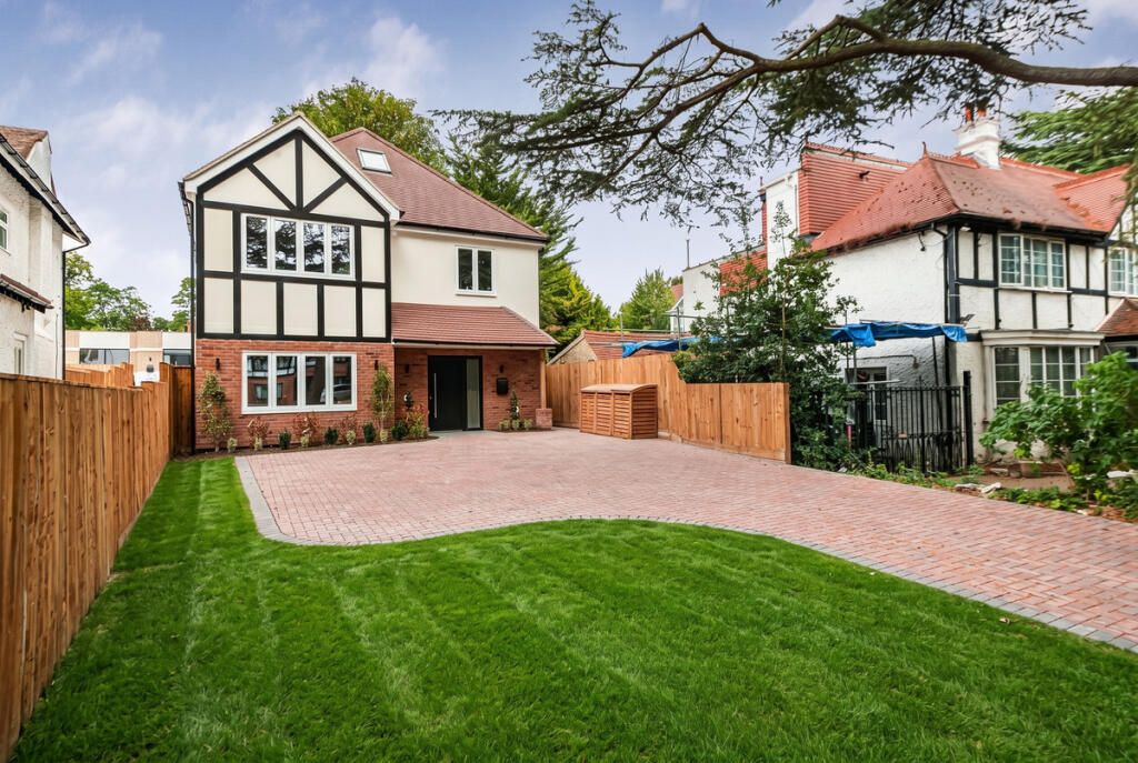 House in Croydon - View 2
