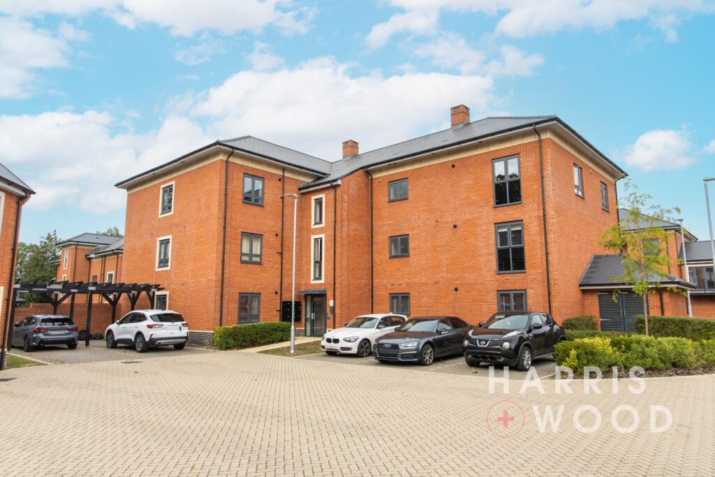 1-bed flat on Whitmore Drive, Colchester, Essex, CO4, £190,000