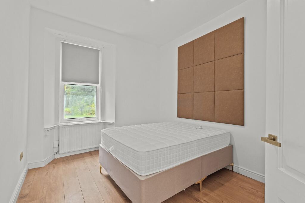 Apartment in Stirling, Lower Town, Braehead - View 4