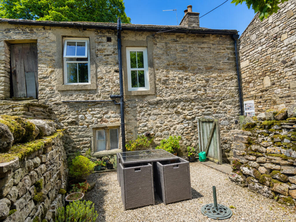 House in West Burton, Burton-cum-Walden - View 2