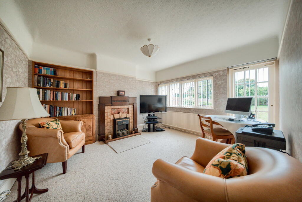 Coleshill Heath Road, Marston Green, B37 7HU photo 4