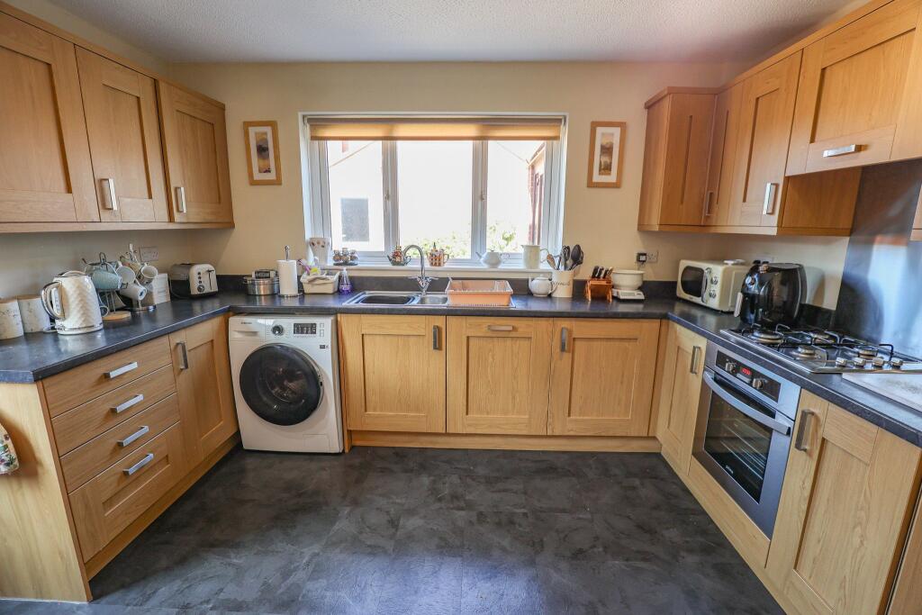 Lune Drive, Grosvenor Park, Morecambe photo 4