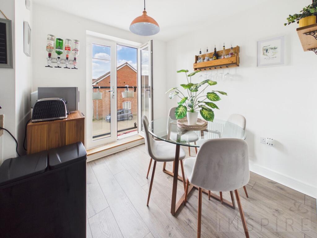 Apartment in Redhill - View 4