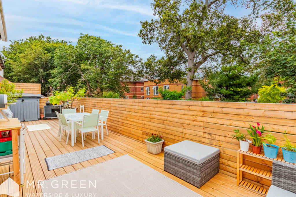 Main image of property: Glen Road, Bournemouth, Dorset, BH5 1HR