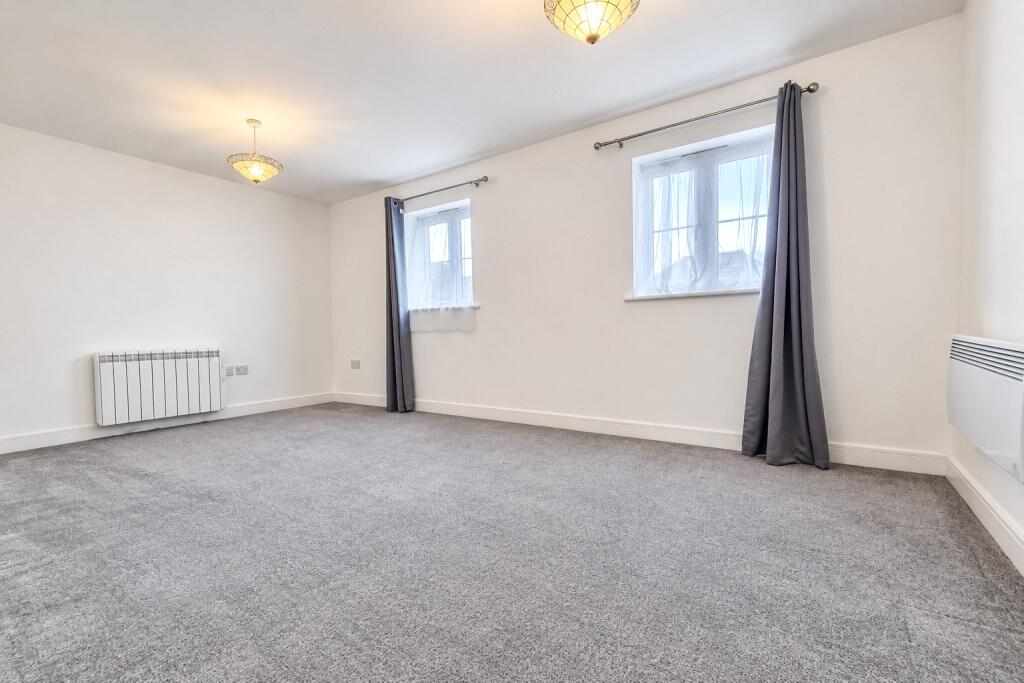Apartment in Chelmsford - View 4
