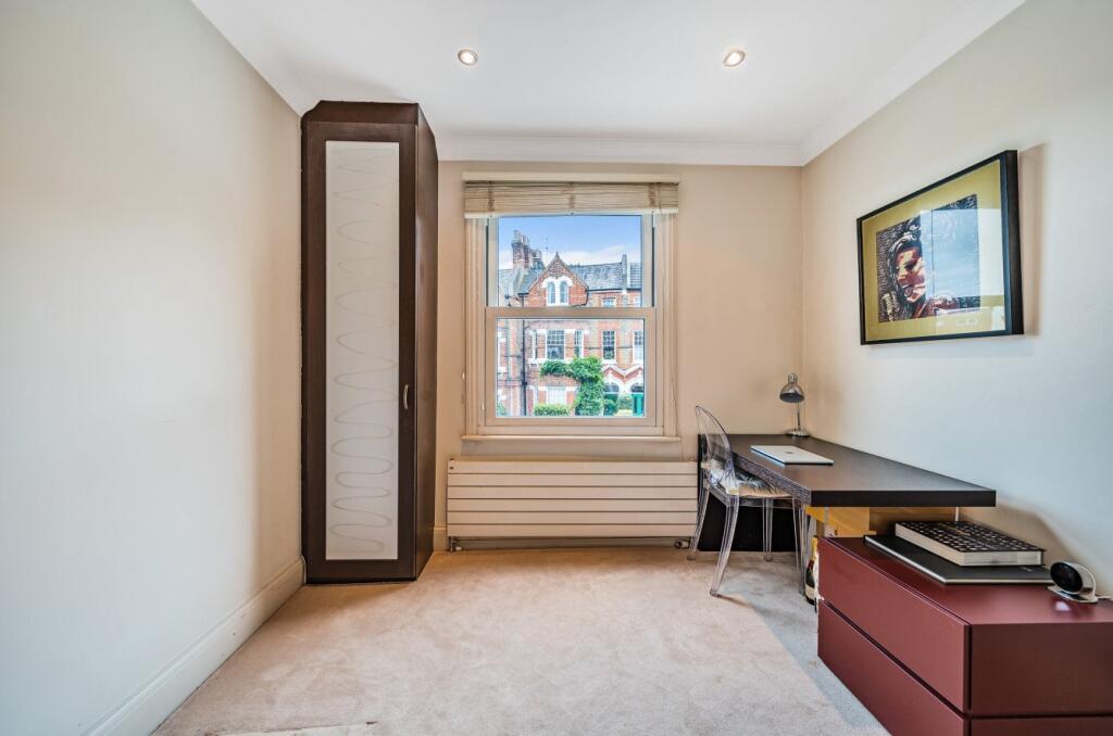 Apartment in London - More