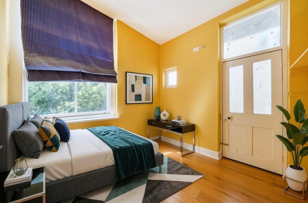 Apartment in London - More