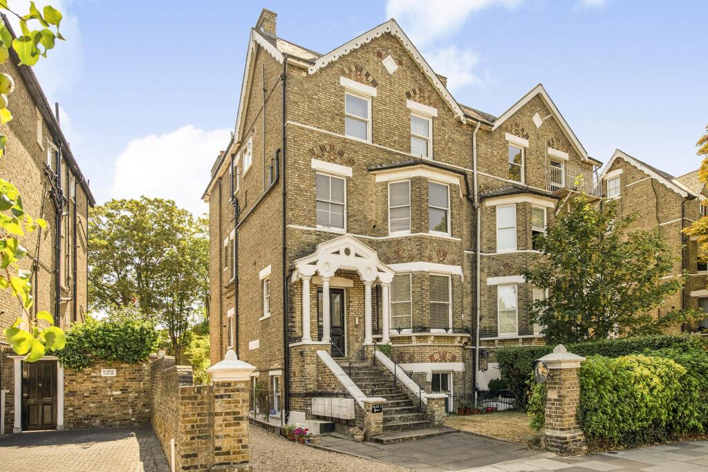 1-bed flat on Flat 3, 14 Kew Gardens Road, Richmond, Greater London, TW9, £290,000