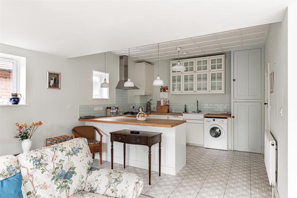 House in Canterbury - View 5