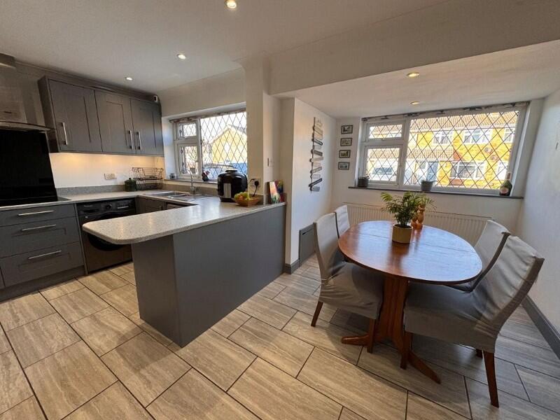 Wayfarer Drive, East Goscote, Leicestershire. LE7 3QZ photo 4