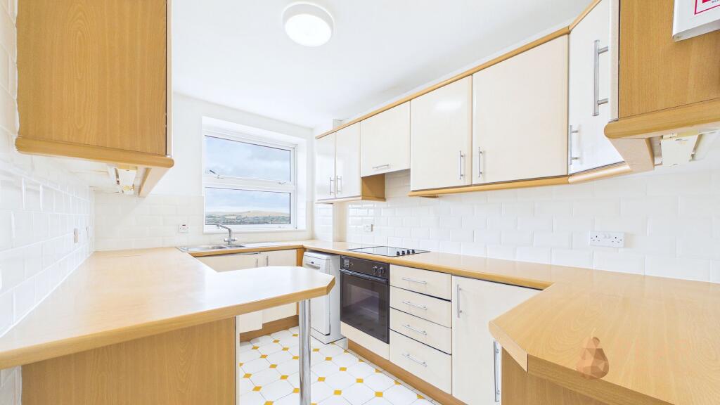 Brighton Road, Lancing, BN15 photo 4