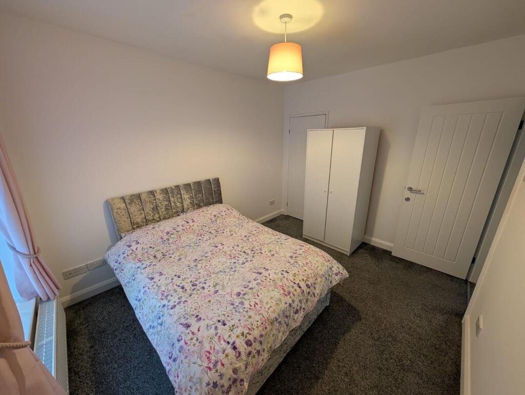 House in Chesterfield, Derbyshire - View 5