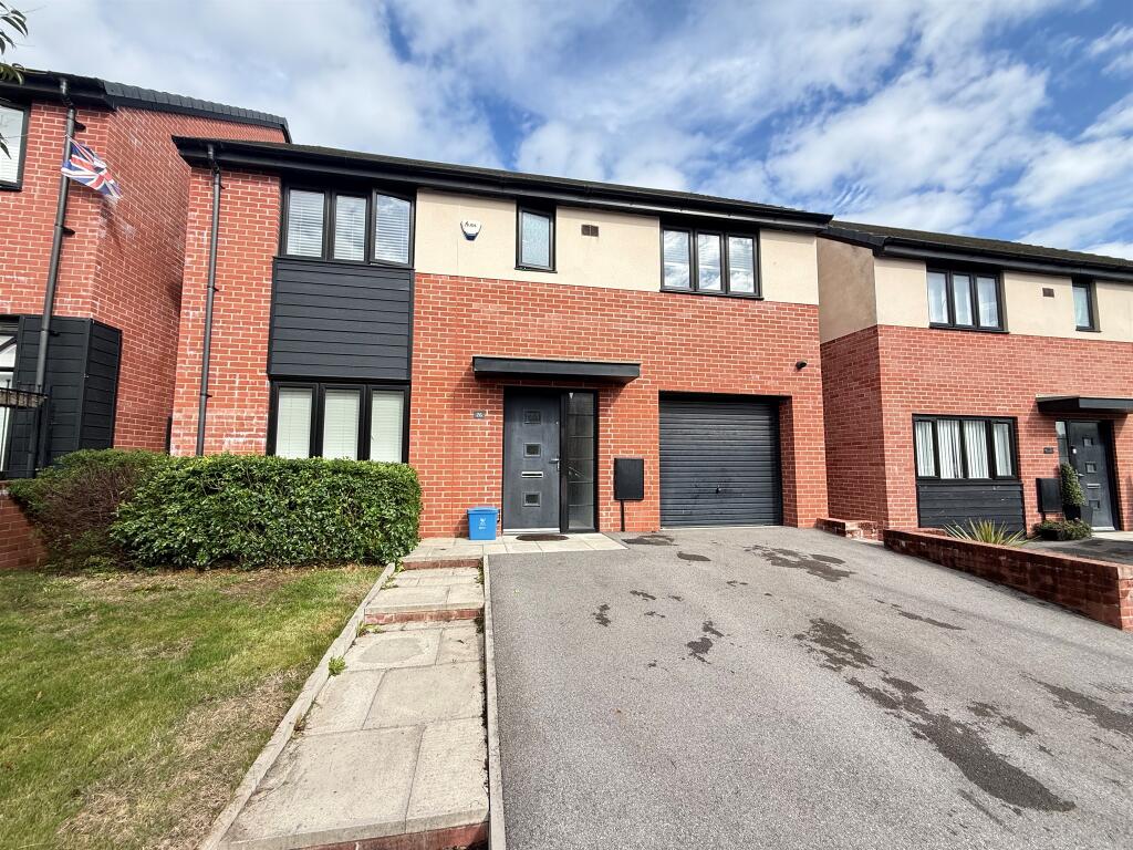 Main image of property: Clos Rhys Meurug, Capel Llanilltern, Cardiff