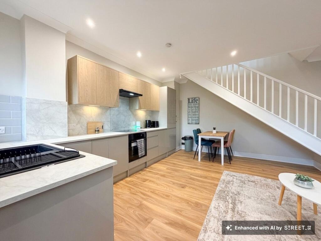 House in Southampton - View 4