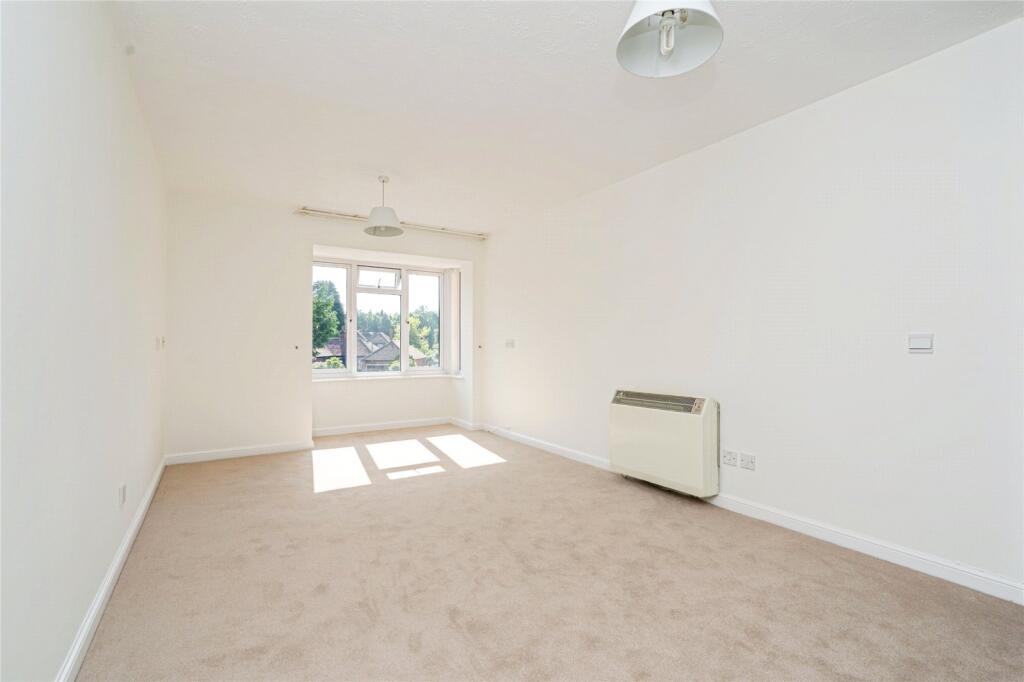 Cedar Court (Addlestone), Addlestone photo 4
