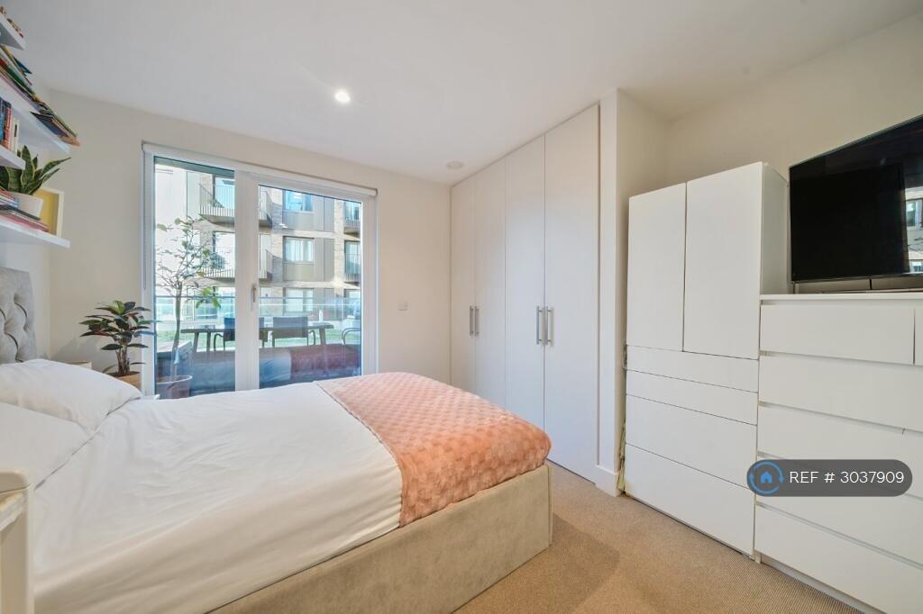 Apartment in London - View 5