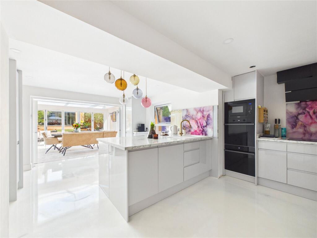 Main image of property: South Road, Almondsbury, Bristol, South Gloucestershire, BS32