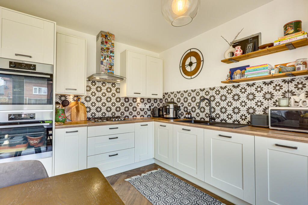 House in Basildon, Essex - More