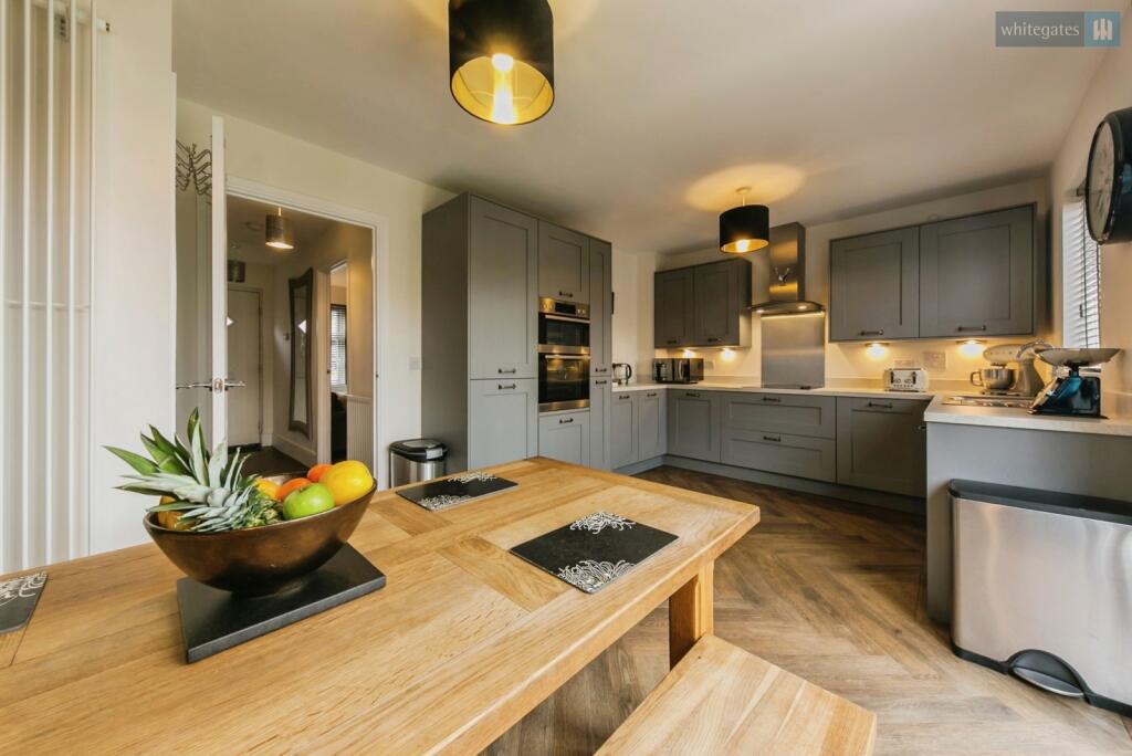 House in Nantwich, Kingsbourne - More