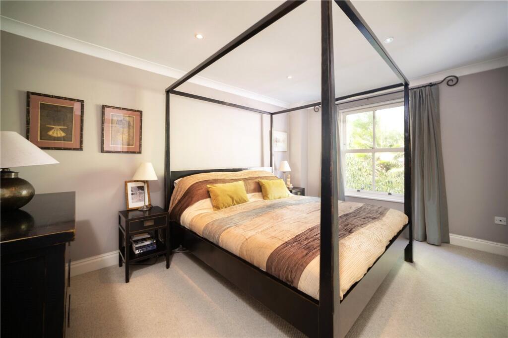 House in London - View 5