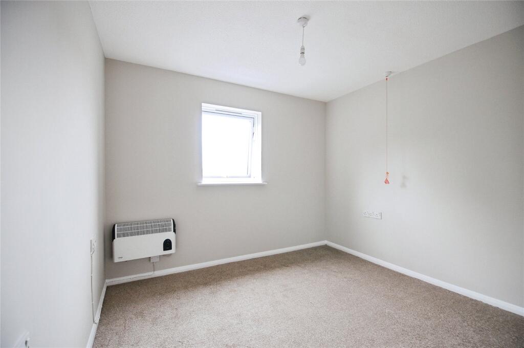Apartment in St Albans - More