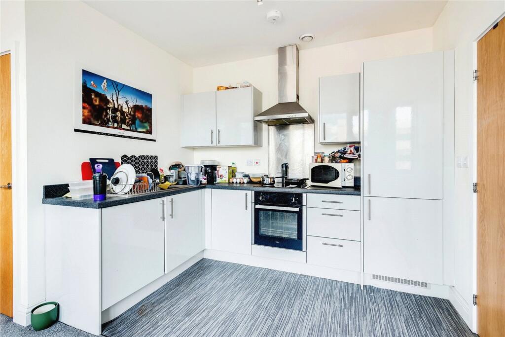 Apartment in Swindon, Railway Village, Town Centre - View 4