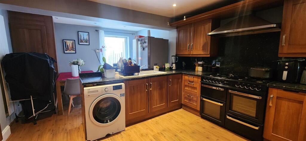 House in Salford, Newtown - View 4