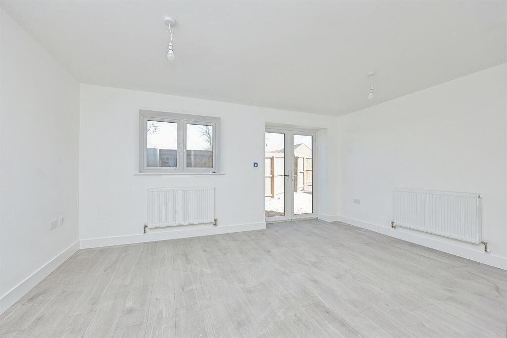 Lancaster Avenue, Carbrooke, Thetford photo 4