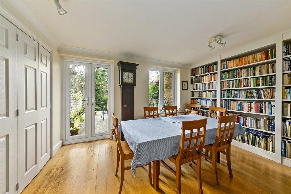 Oxford Row, Sunbury – pohled 6