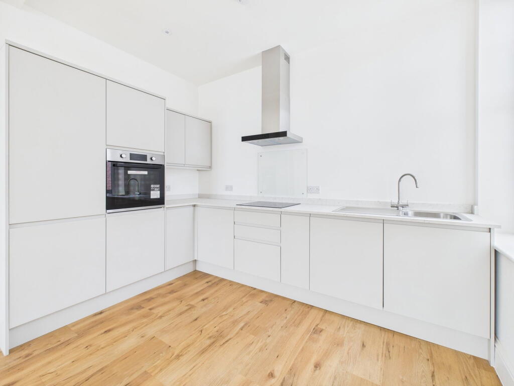 Apartment in Worthing, West Sussex - View 4