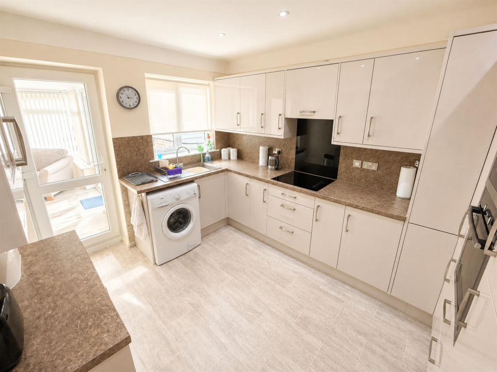 House in Pensby, Liverpool City Region - View 5