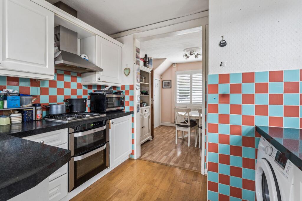 Bournehall Avenue, Bushey, WD23 photo 3