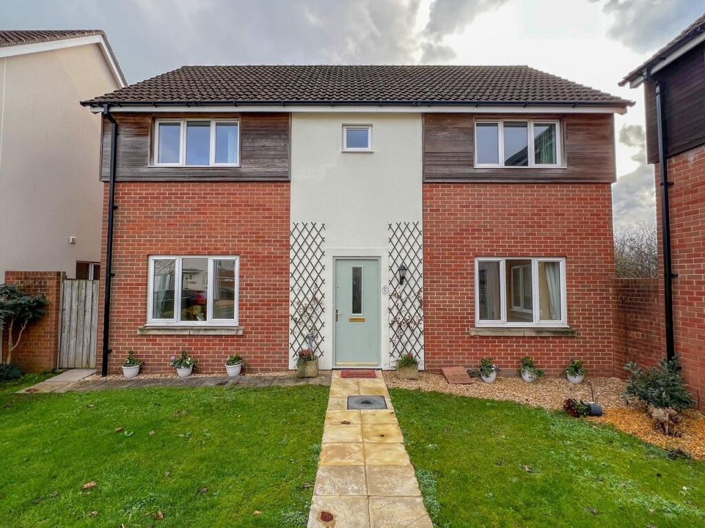 Main image of property: Tarragon Place, Portishead, North Somerset, BS20
