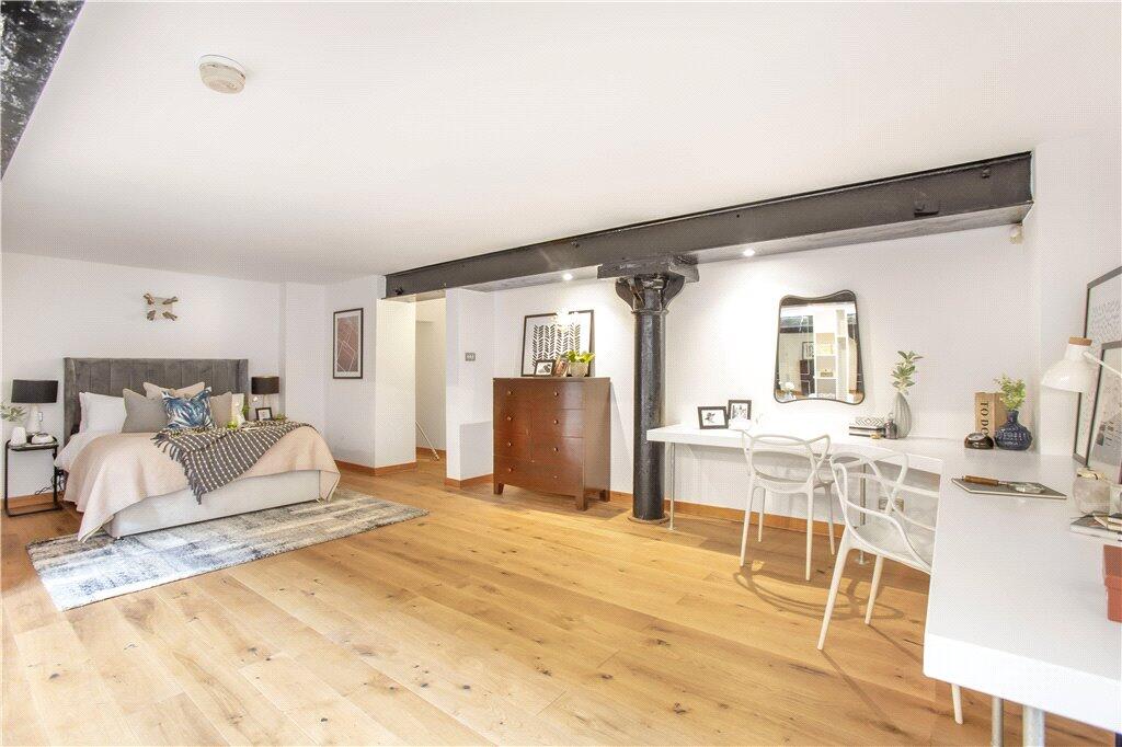 Apartment in London - More