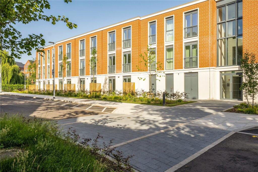 Main image of property: Carnival Place, Wokingham, Berkshire, RG40