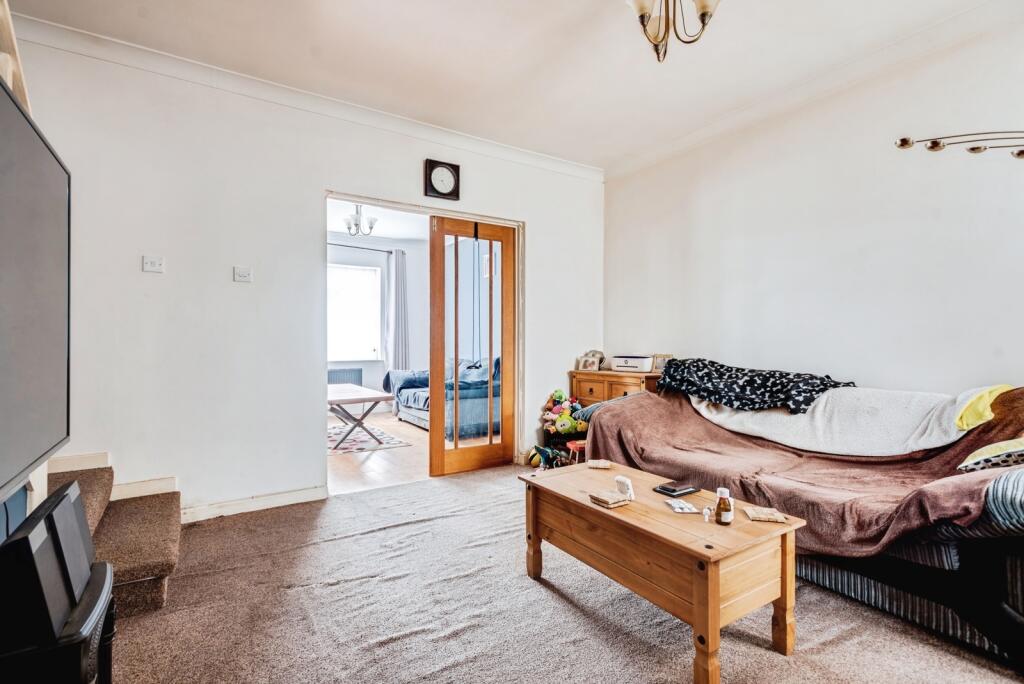 House in Swindon, Gorse Hill, Central Swindon North - More