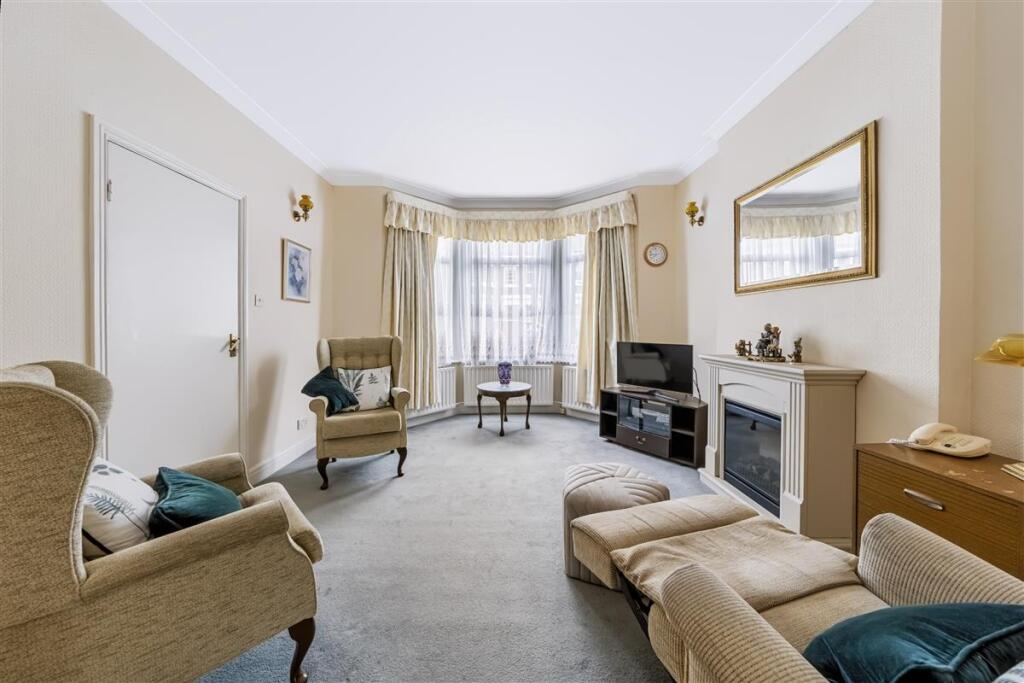 House in London - View 5