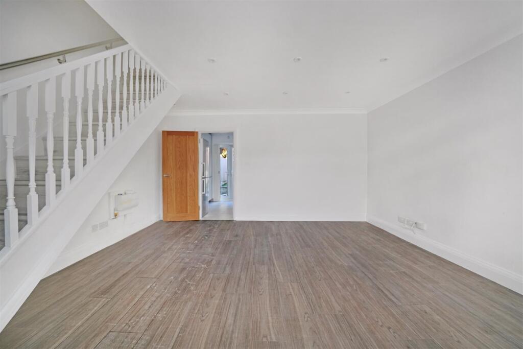 House in London, Redbridge - More