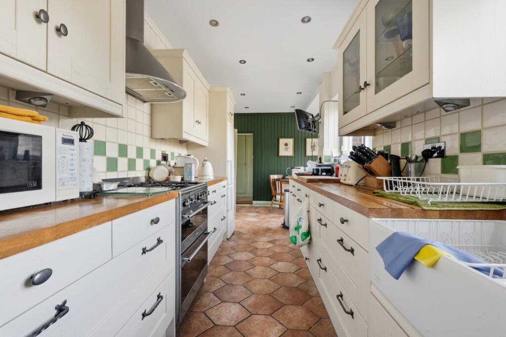 House in Canterbury - View 4