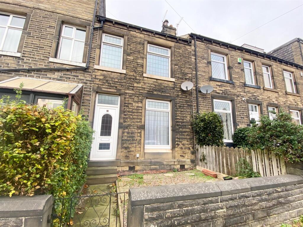 3 Bedroom Terraced in HD1 4NB