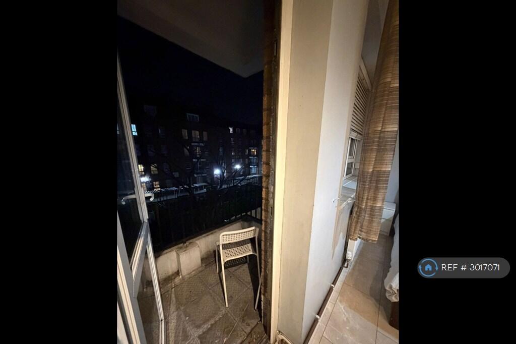 Apartment in London, St. George in the East, Shadwell - View 3