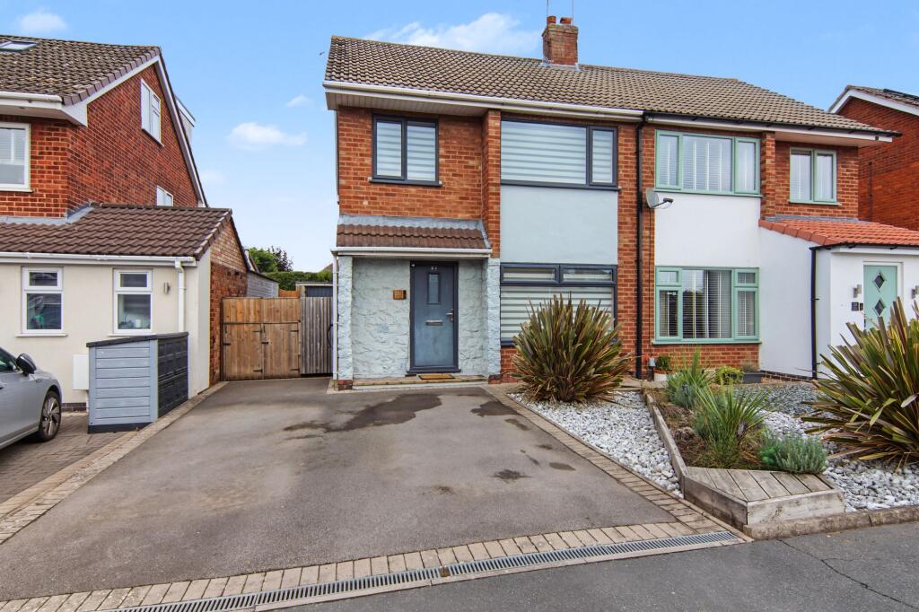 3-bed semi-detached on Benn Road, Bulkington, CV12, £280,000