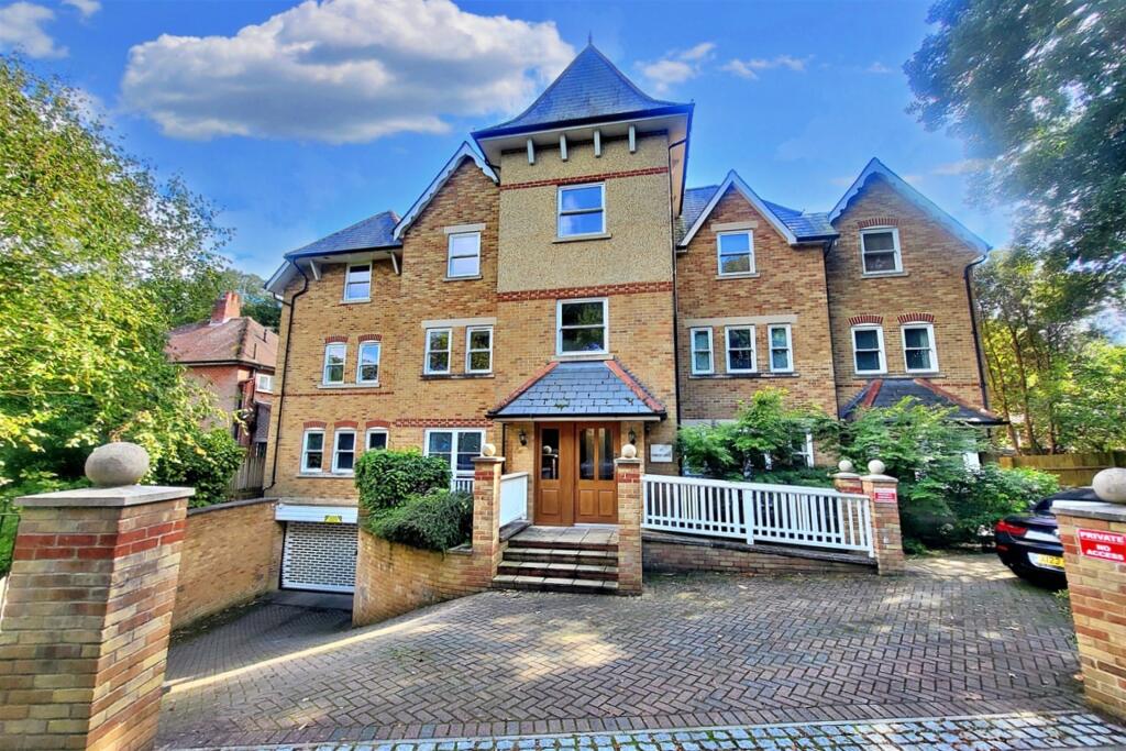 2-bed flat on Bournemouth, £220,000